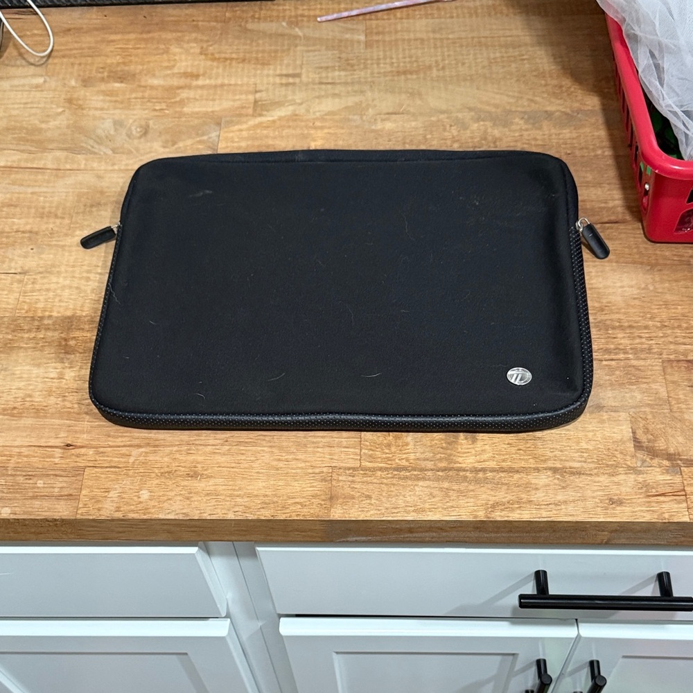 HP Black Tablet/laptop Sleeve